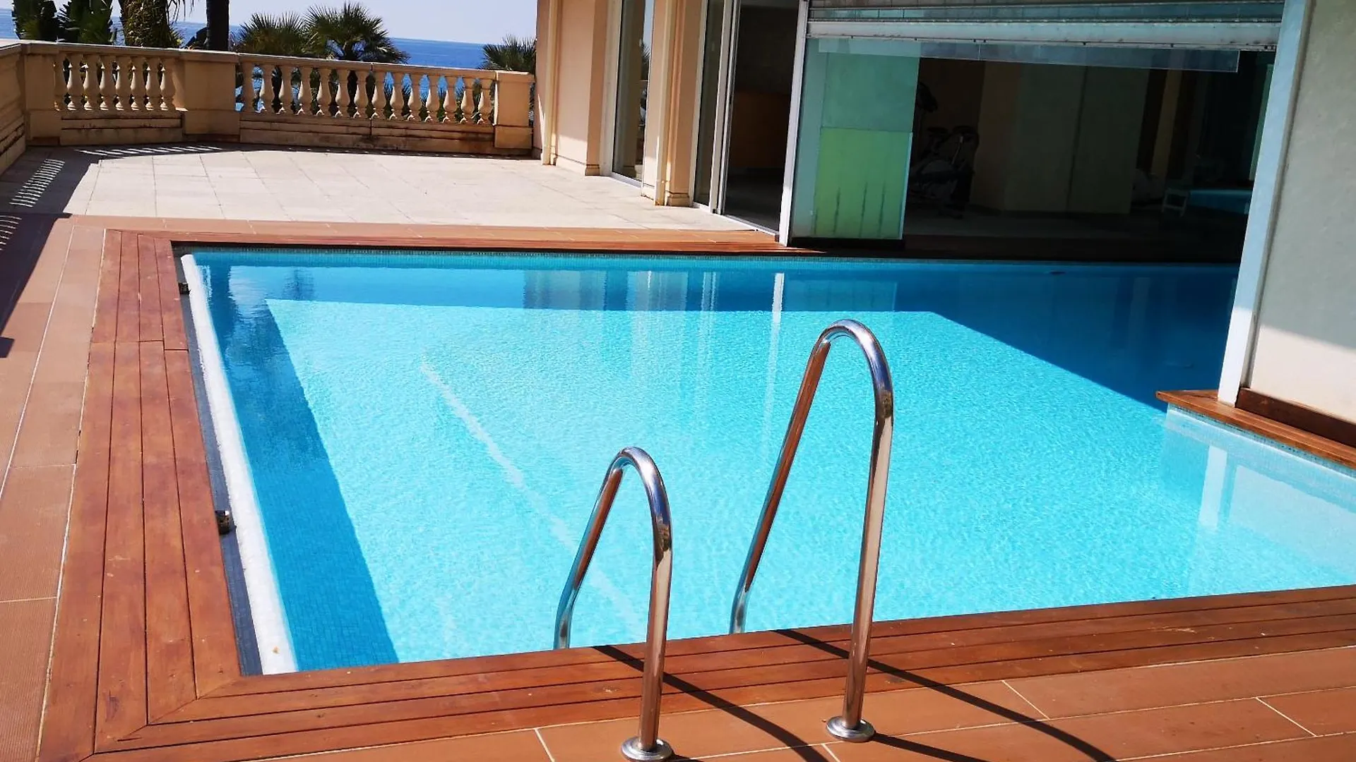 Le Victoria Beach Menton 0*,  Francie
